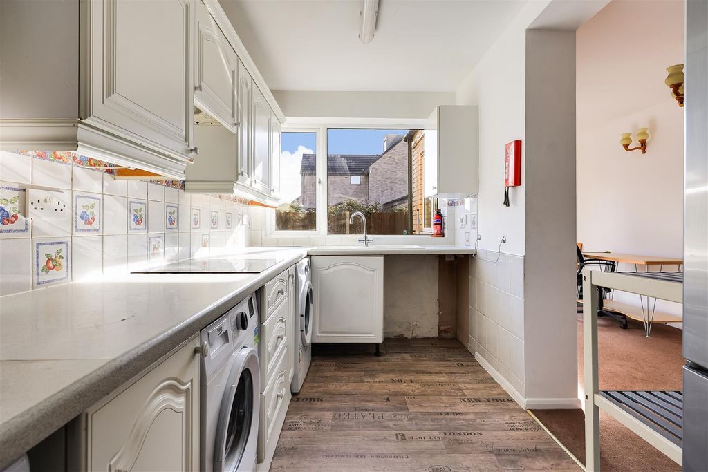 Property photo 2 of 19 Img (2).Jpg