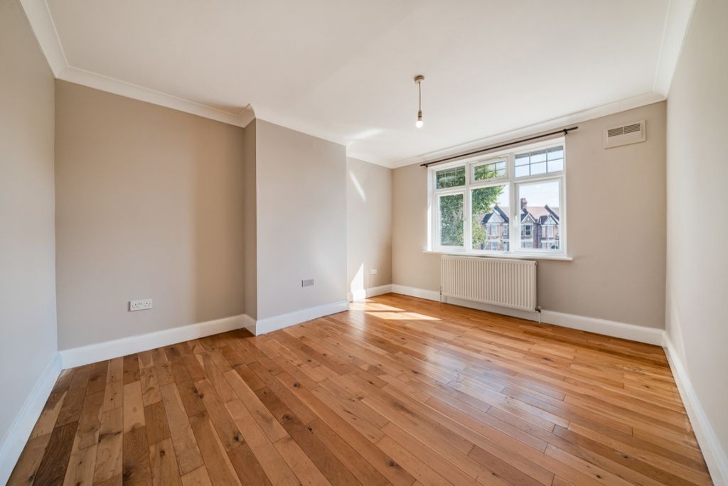 Property photo 2 of 7 1036893 (5)
