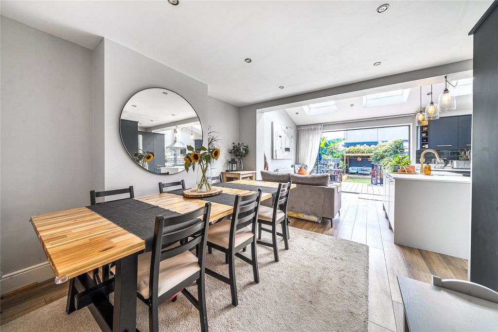 Property photo 3 of 12 Dining Area