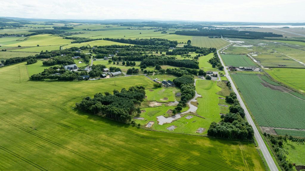 Property photo 3 of 5 Image 4