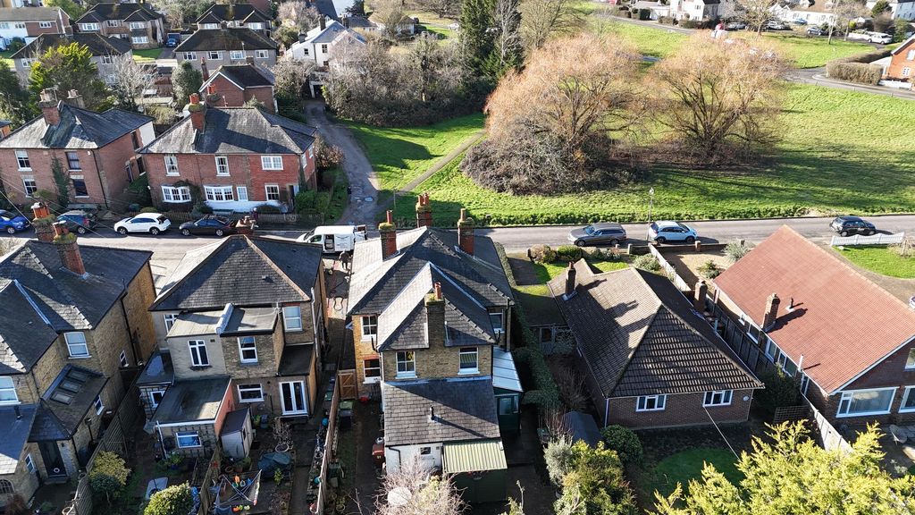 Property photo 3 of 25