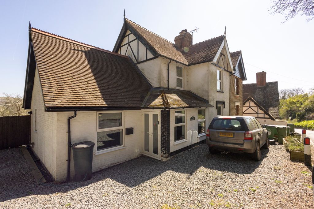 Property photo 2 of 33