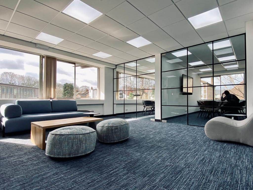 Property photo 3 of 6 Business Lounge