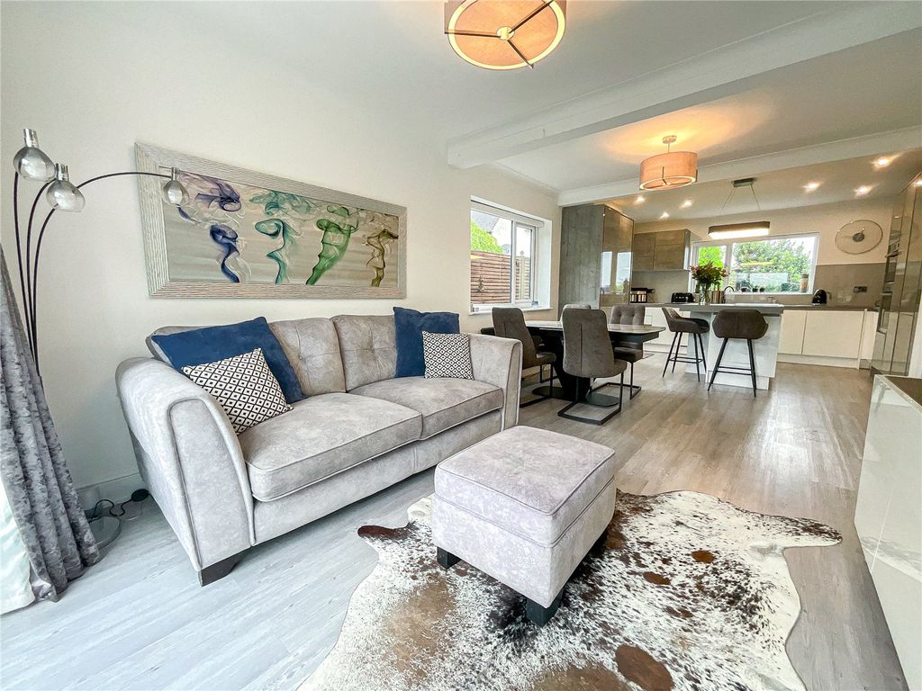 Property photo 2 of 38 Picture No. 34