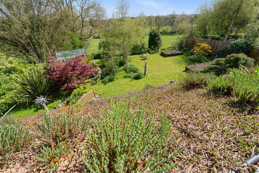 Property photo 3 of 33