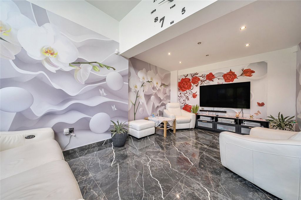 Property photo 3 of 23 Picture No. 08