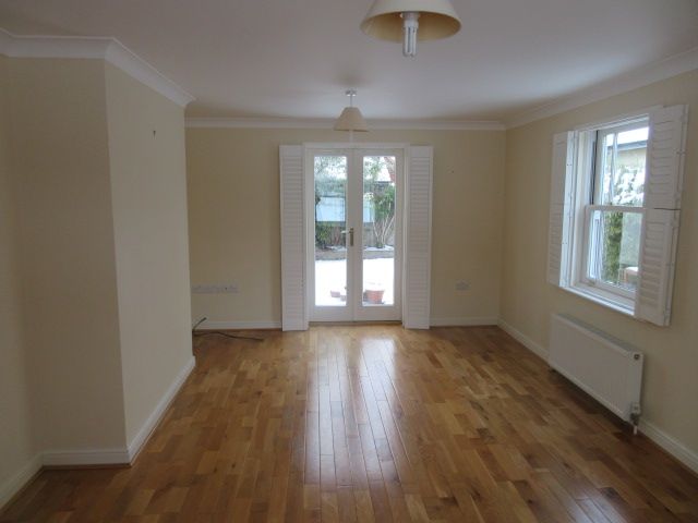 Property photo 2 of 18 Lounge 1