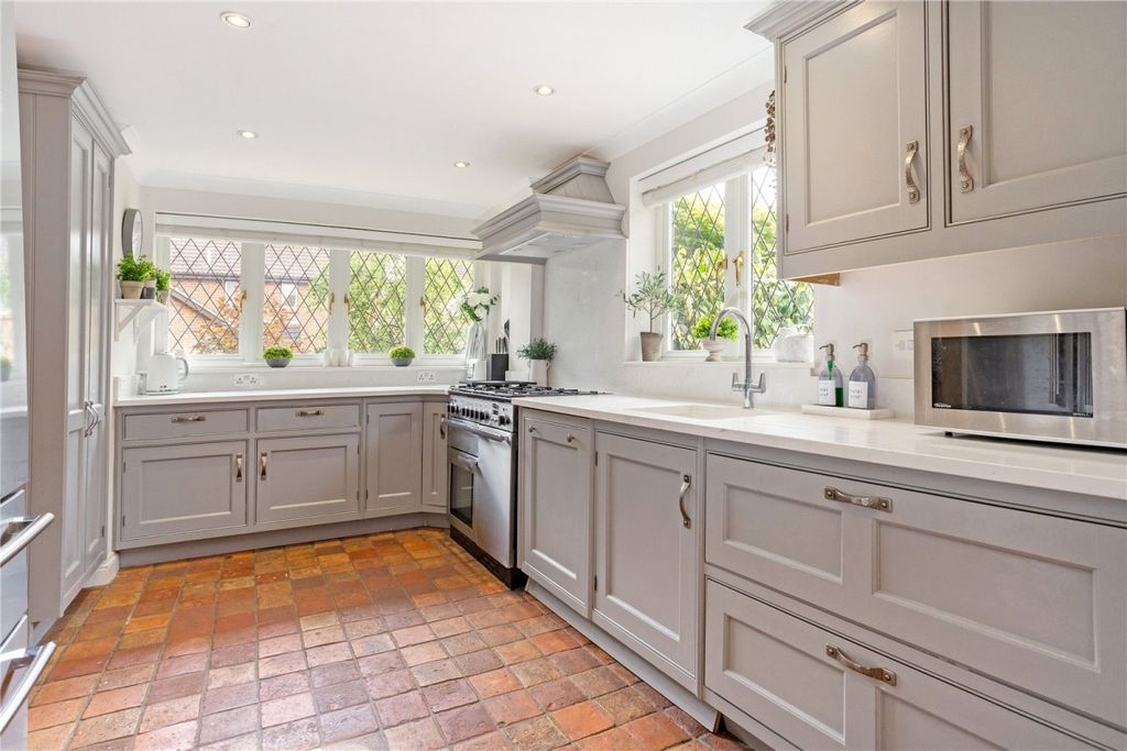 Property photo 3 of 14