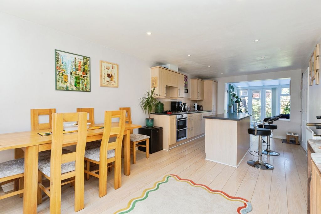 Property photo 3 of 22 Pbox-Img.Jpg