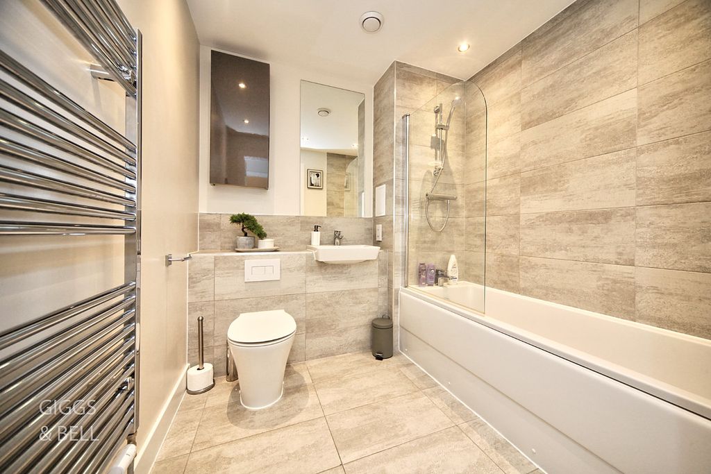 Property photo 3 of 14 4290502