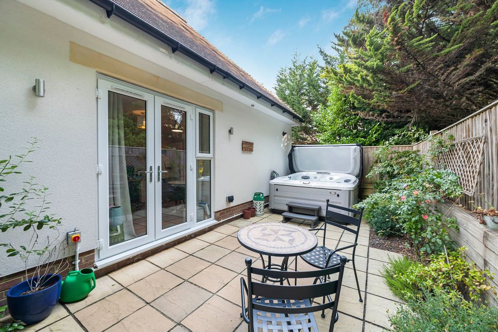 Property photo 2 of 12