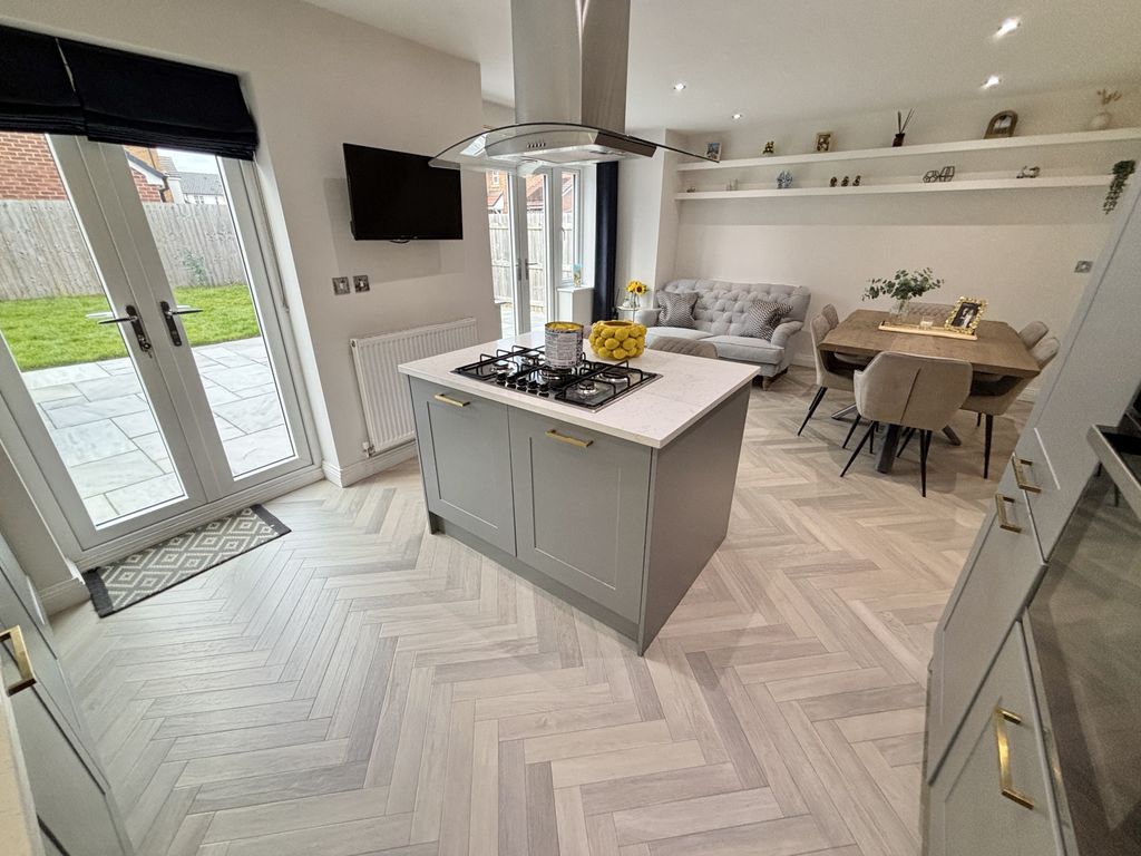 Property photo 3 of 34