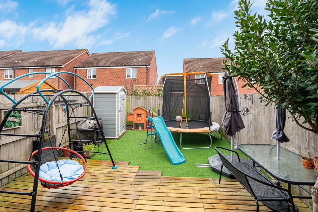 Property photo 2 of 16