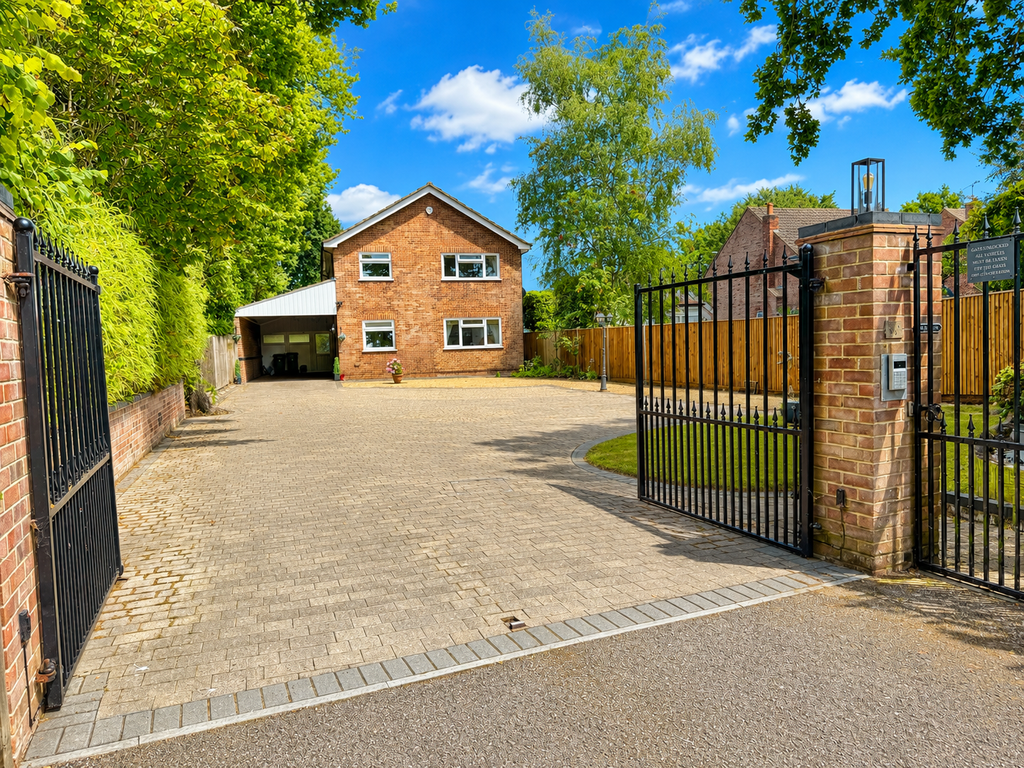 Property photo 1 of 38 F43C8Ed4-Abfe-42Fe-8351-Dd3Ae3A8Cb78