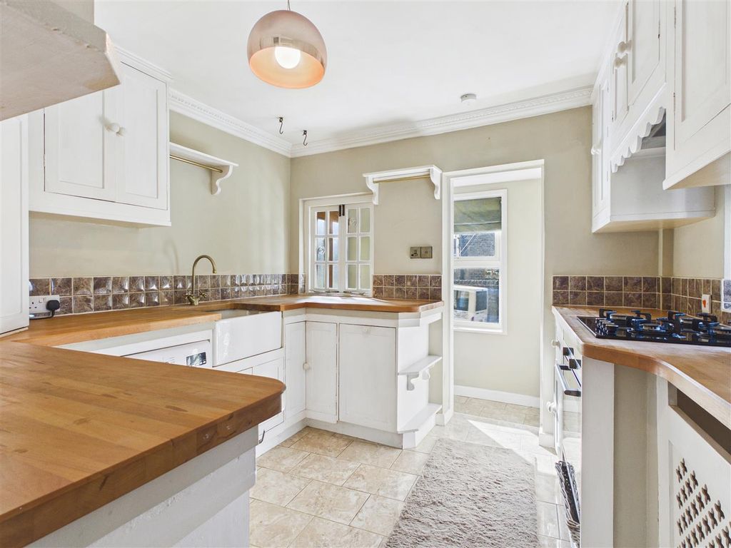 Property photo 3 of 21 Cam05476G0-Pr0167-Still002.Jpg