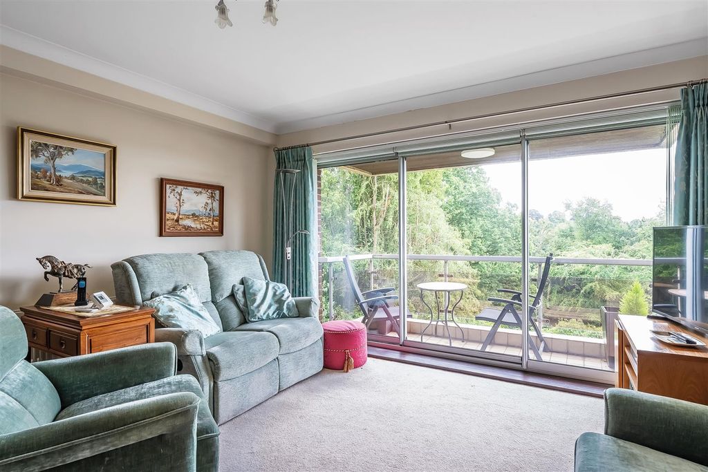 Additional image 5 of 3 bed flat for saleStack House, West Hill, Oxted RH8