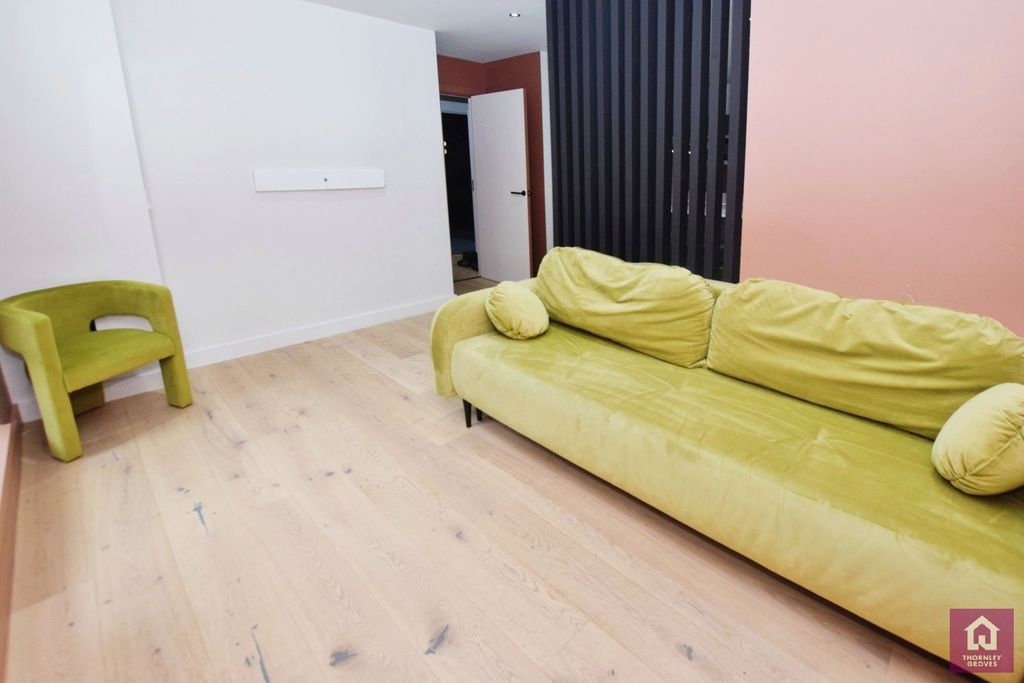 Property photo 2 of 15 Picture No. 28