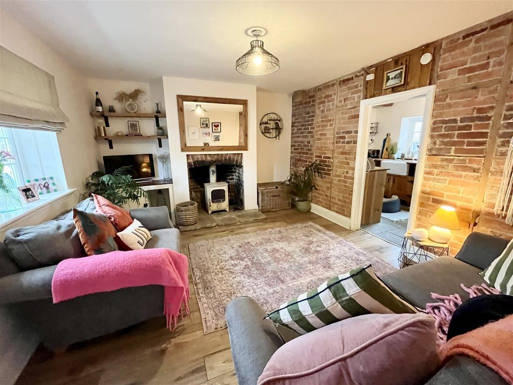 Property photo 2 of 12 Sitting Room