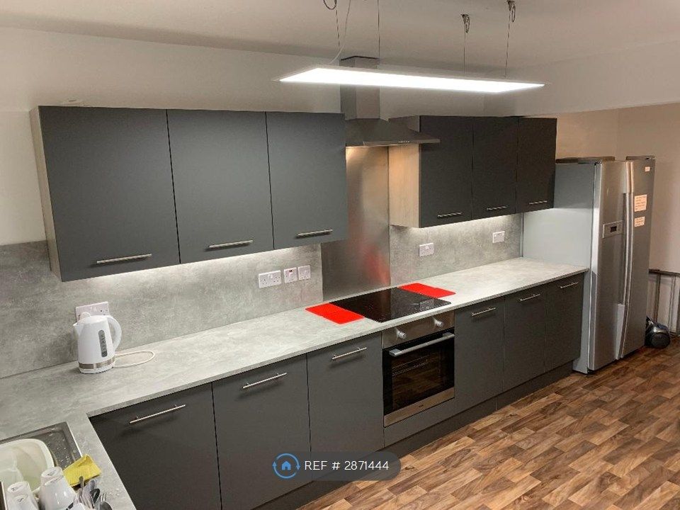 Property photo 1 of 6 Kitchen 1