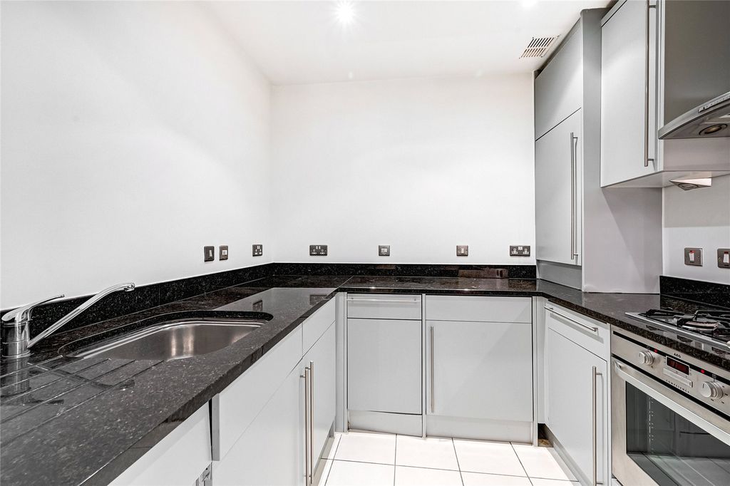 Property photo 3 of 15 Picture No. 13