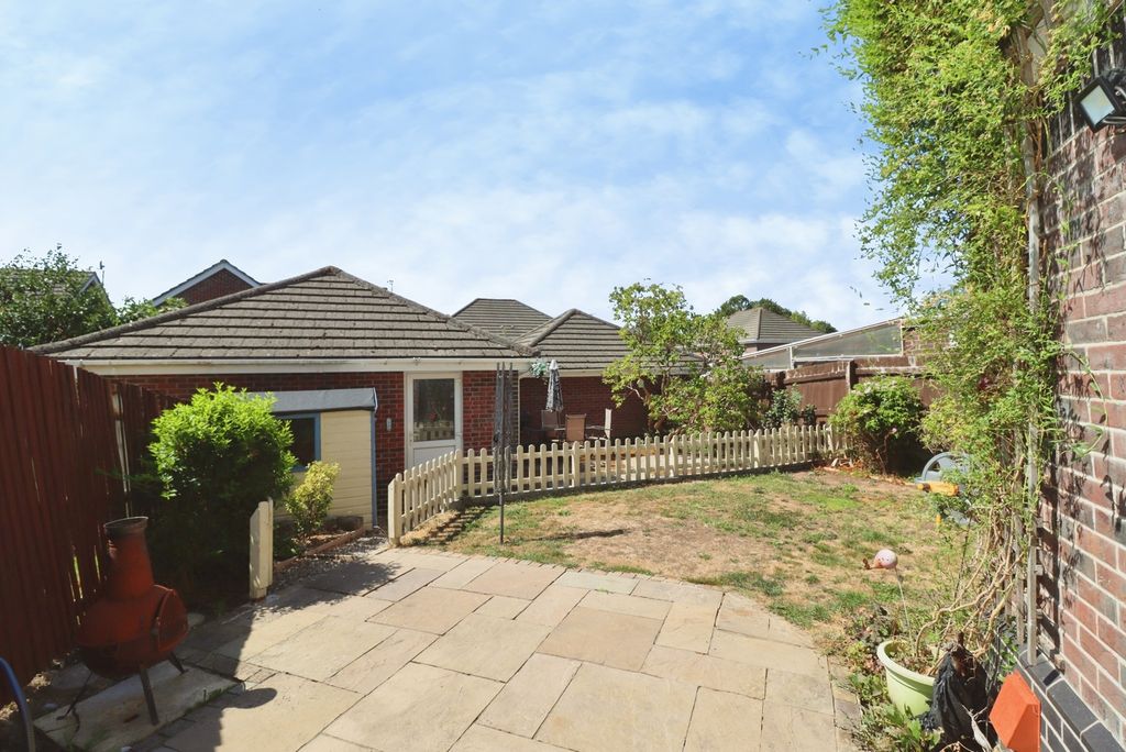 Property photo 2 of 16 Pbox-Img.Jpg