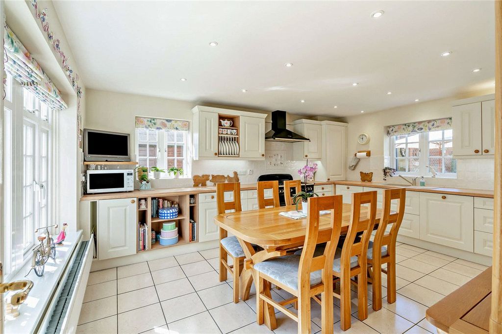 Property photo 2 of 25 Picture No. 07