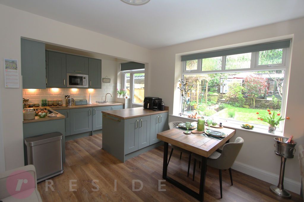 Property photo 3 of 24 Dining Kitchen