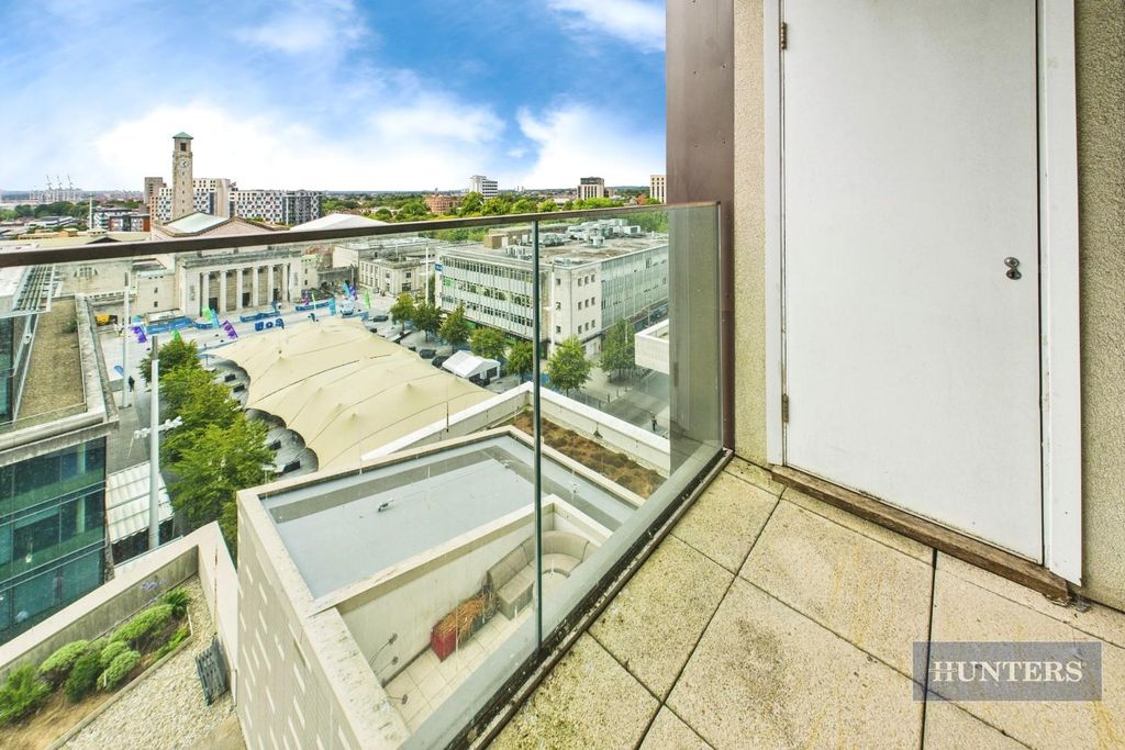 Property photo 3 of 13 2A00Bdf2-Cam05152G0-Pr0176-Still005.Jpg