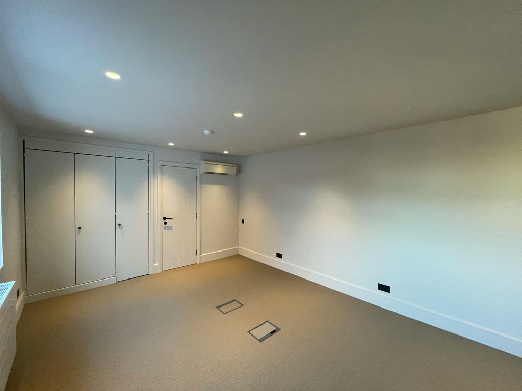 Property photo 3 of 6 Img_5306.Jpg