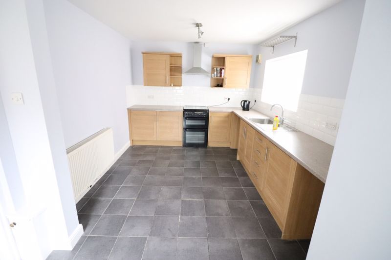 Property photo 3 of 24 Kitchen