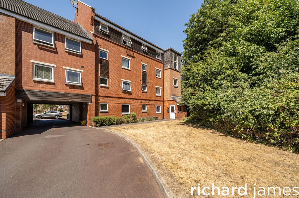 Property photo 1 of 13 B29900c08E0c4Af0B2Caca730B769Bd3
