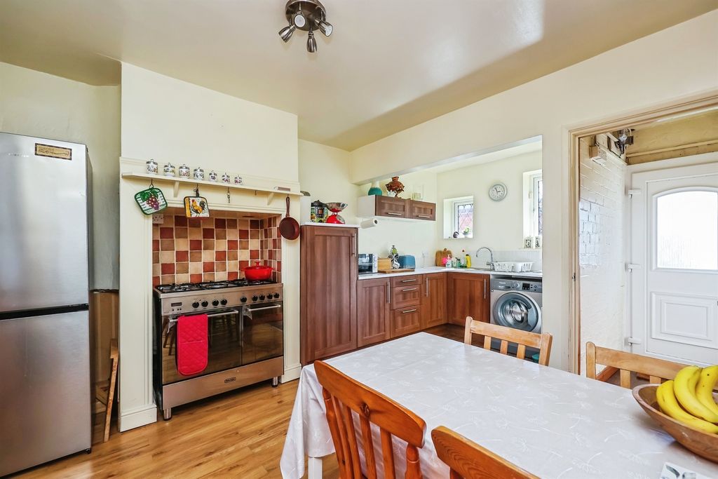 Property photo 3 of 17