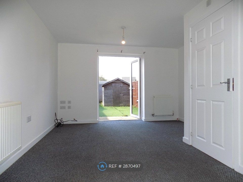 Property photo 3 of 13 Lounge