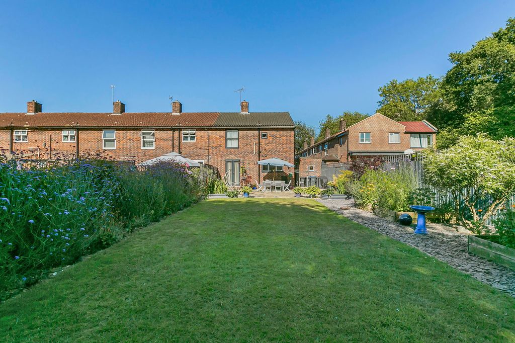 Property photo 2 of 16