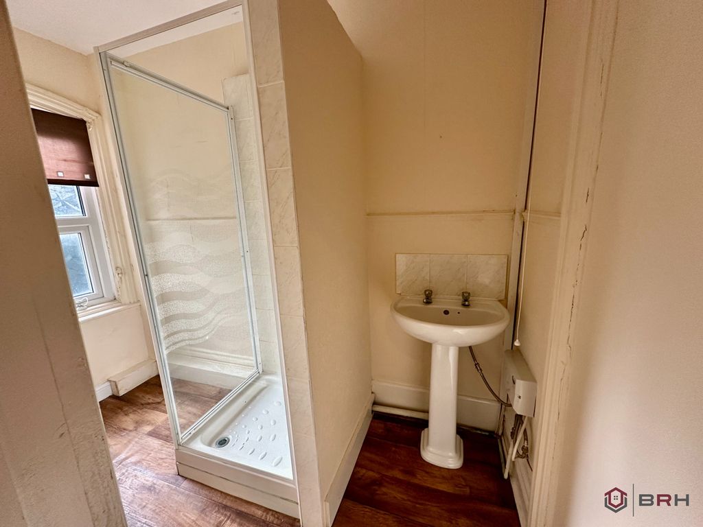 Property photo 3 of 4