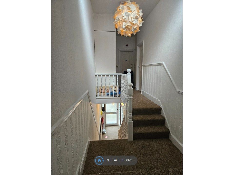 Property photo 3 of 5 Landing
