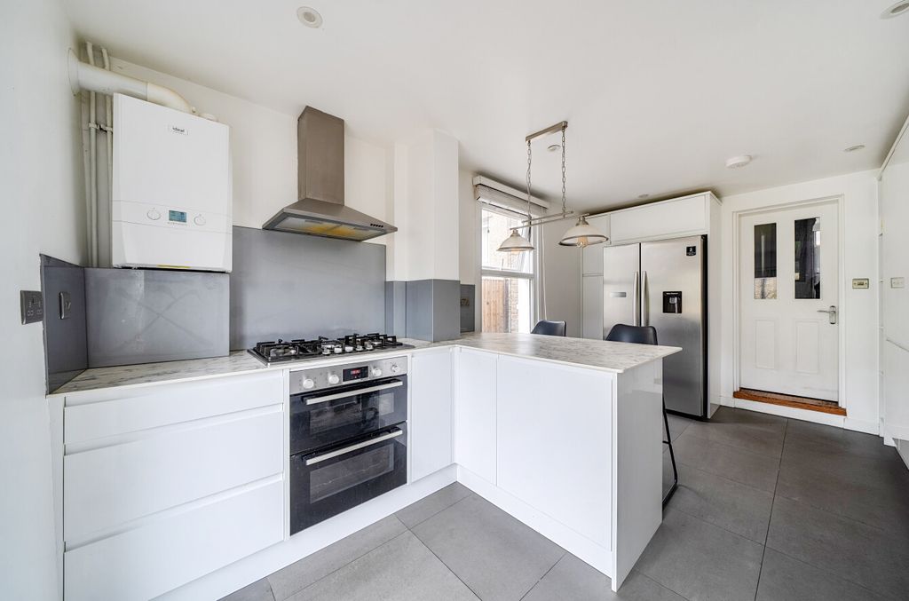 Property photo 3 of 19 1522695-5-6Aa9d02...