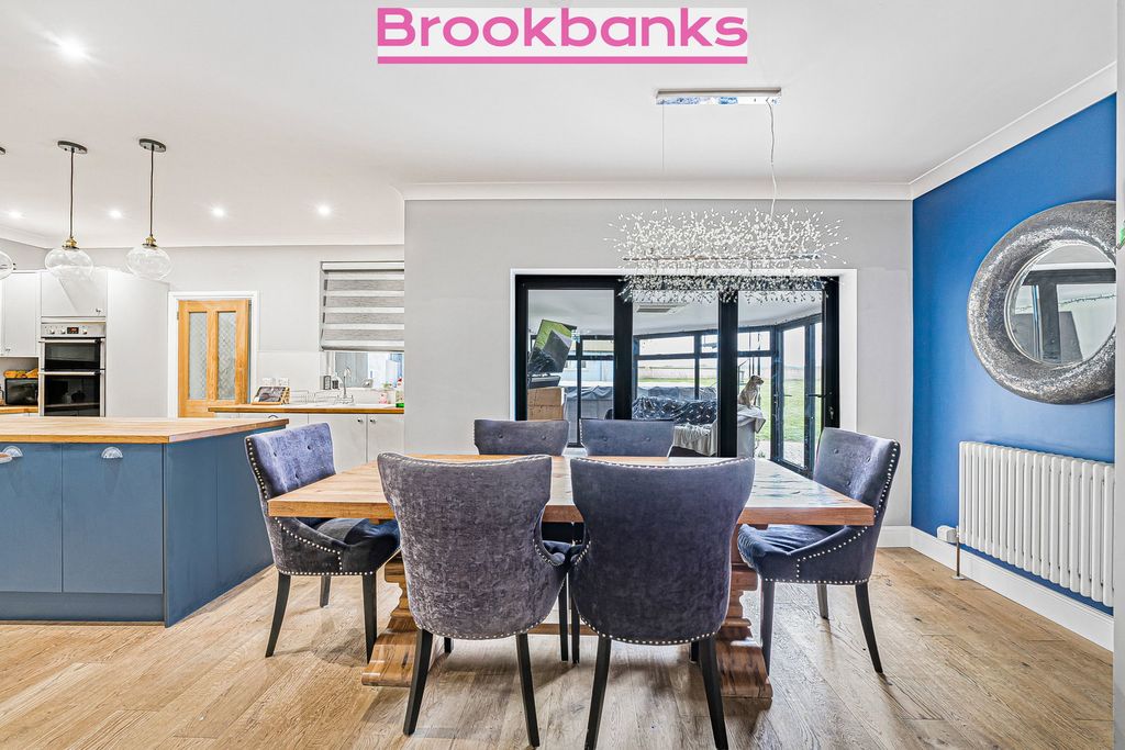 Property photo 3 of 32