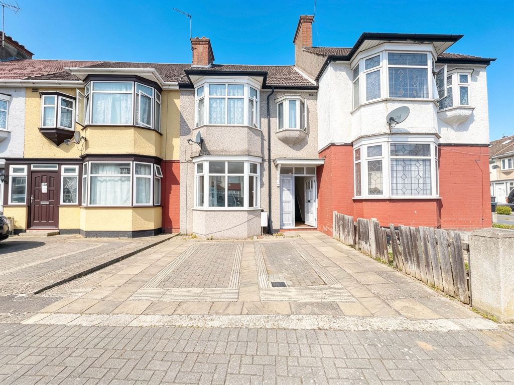 Property photo 1 of 15 38 Cecil Avenue,Wembley ,Ha9 7Ea (5)