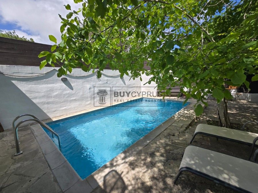 Property photo 2 of 47