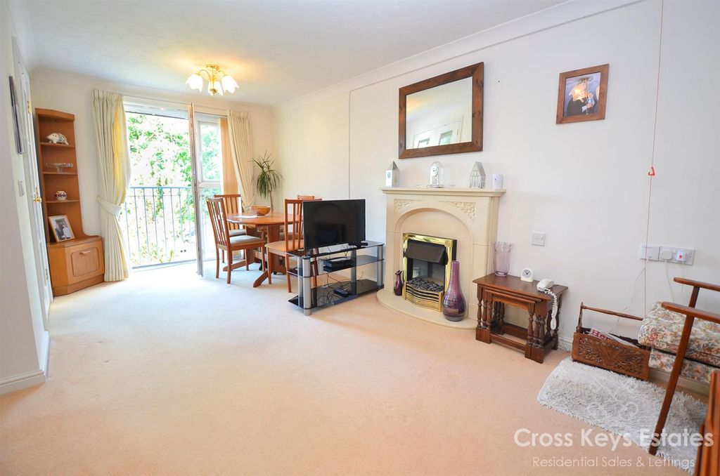 Property photo 3 of 16 Sitting Room/Diner