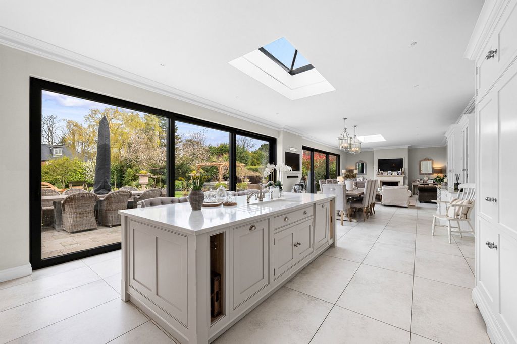 Property photo 2 of 51