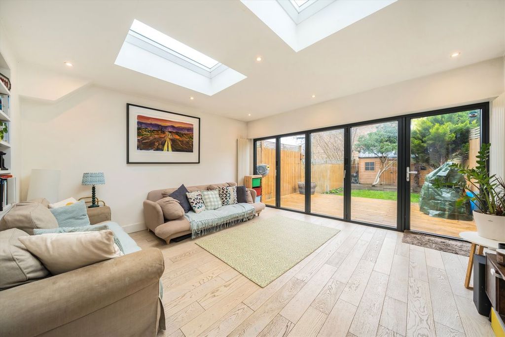 Property photo 3 of 7