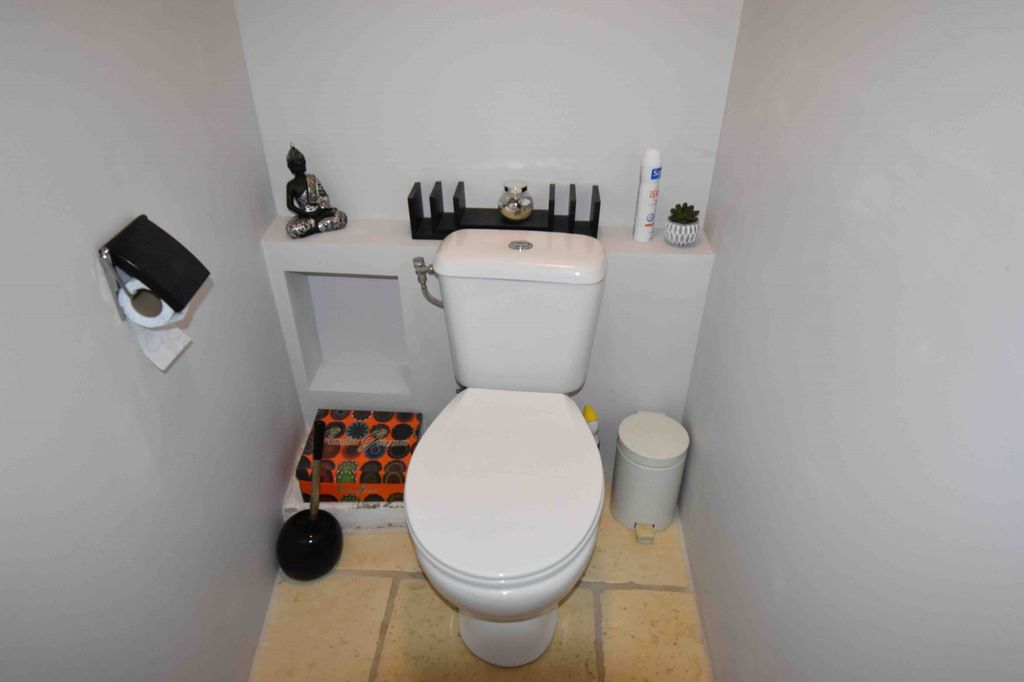 Property photo 2 of 30