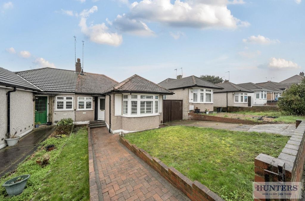 Property photo 1 of 18 External