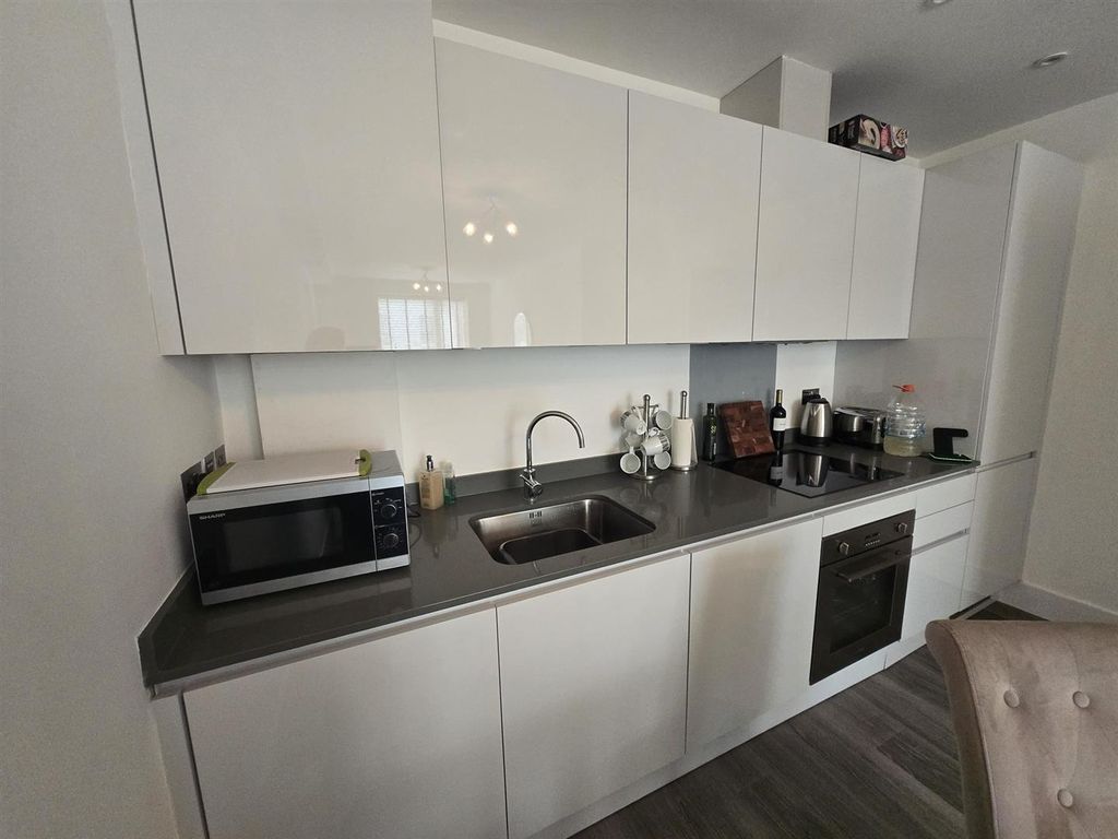 Property photo 3 of 6 Kitchen.Jpg