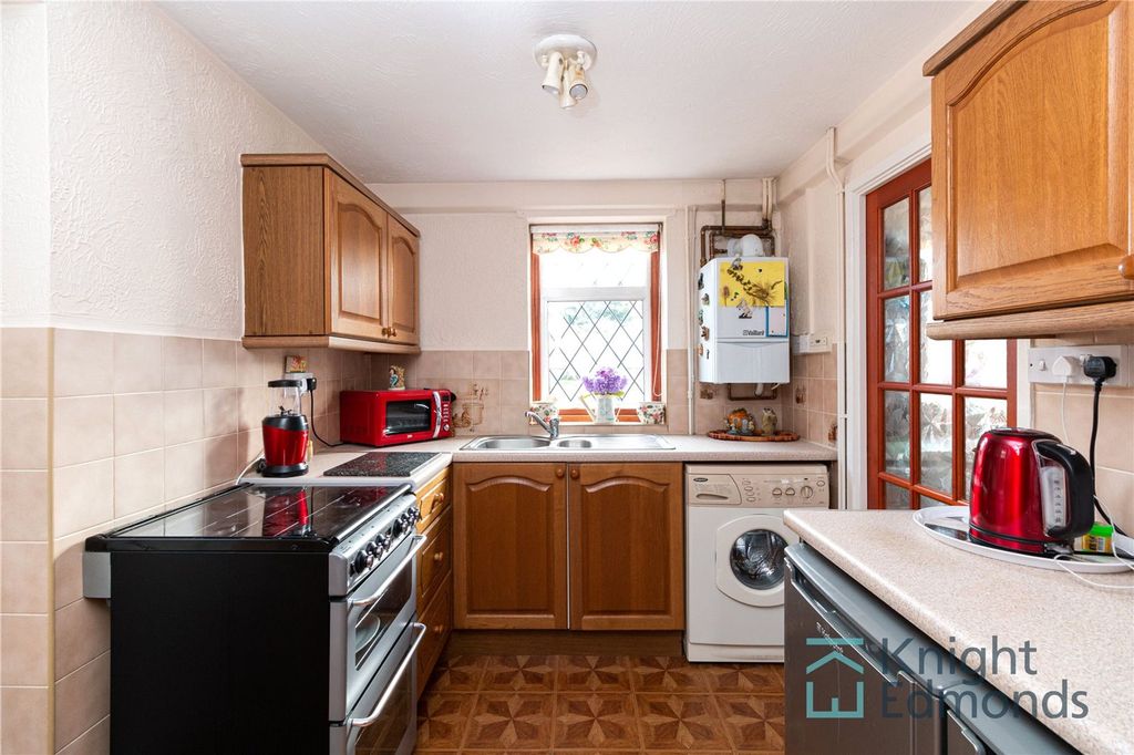 Property photo 3 of 13 Kitchen