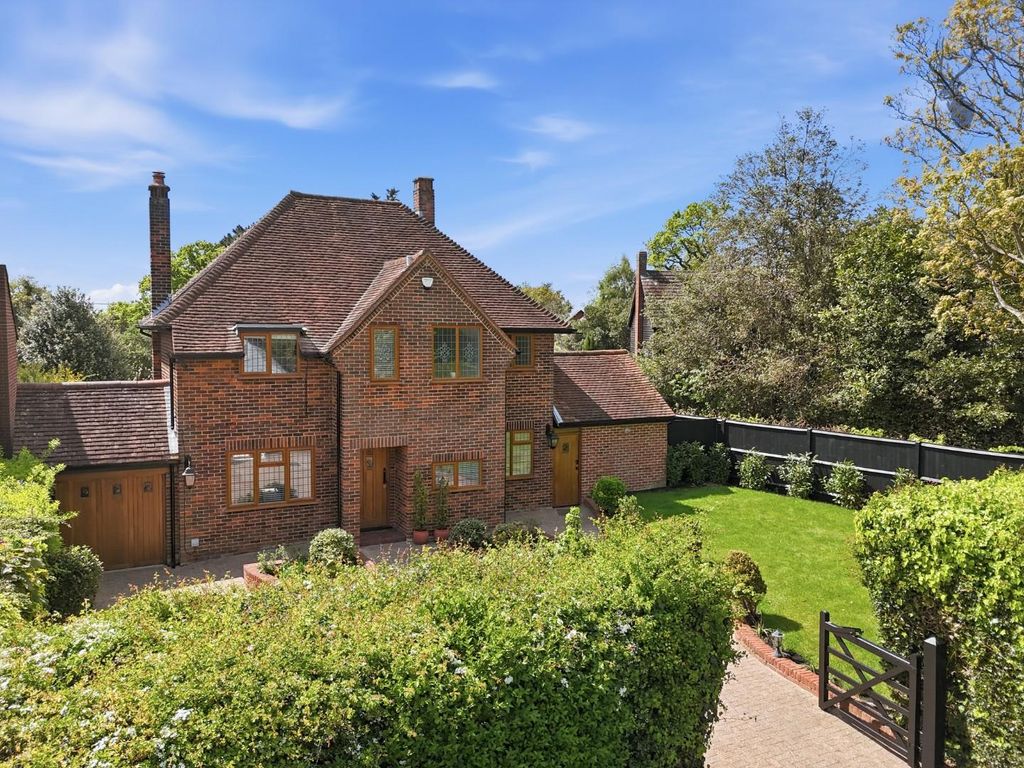 Property photo 1 of 32