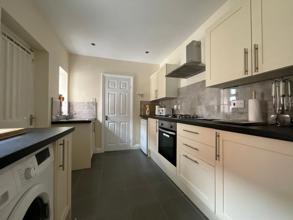 Property photo 1 of 12 4073091