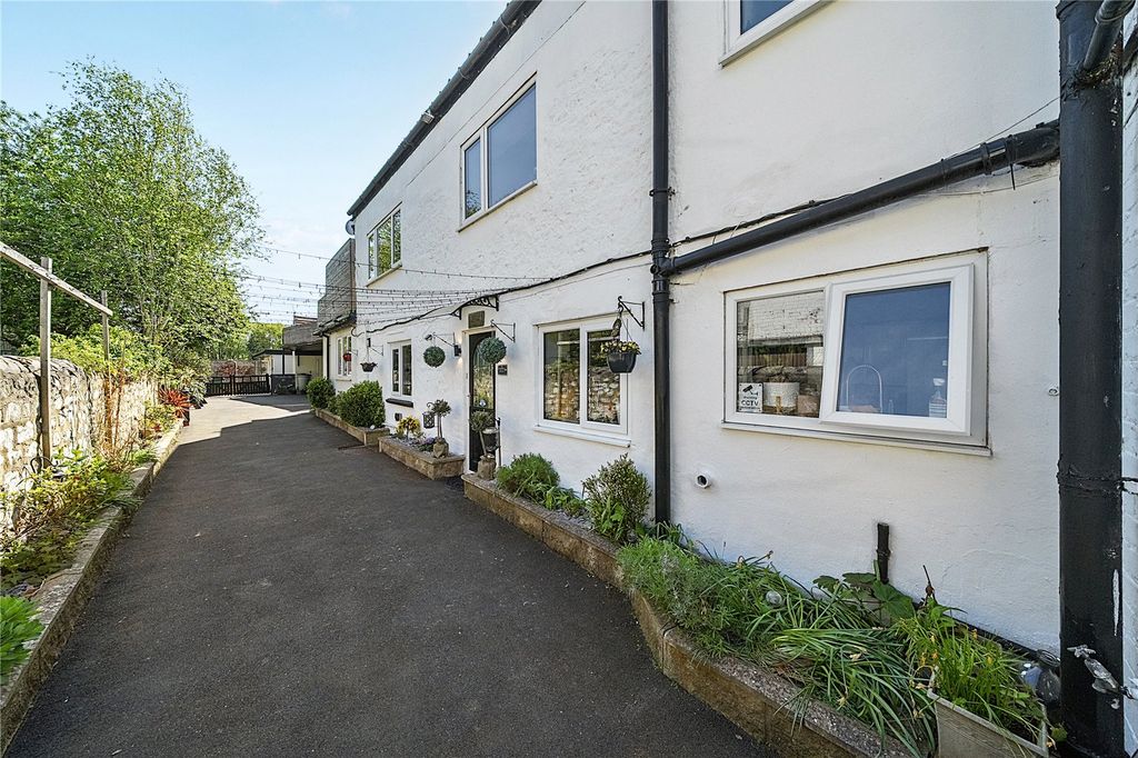Property photo 2 of 38 Picture No. 04